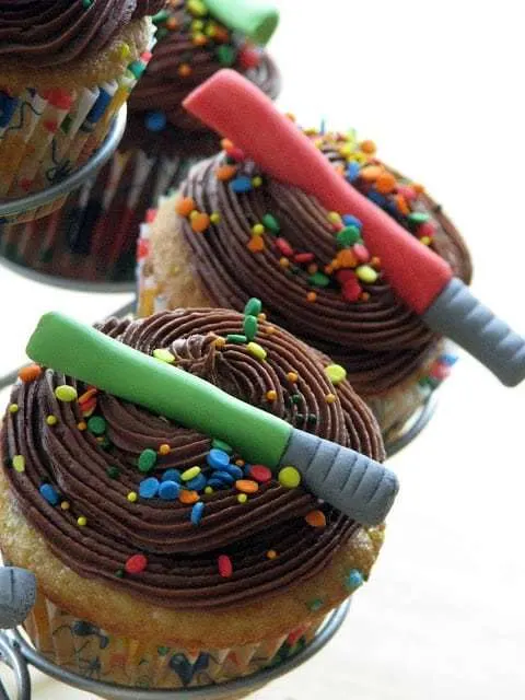 Edible Light Saber Cupcakes