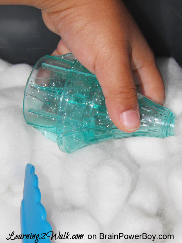 Brrr. When it is cold outside, try this Winter Sensory Bin for Preschoolers. A fun winter preschool activity.