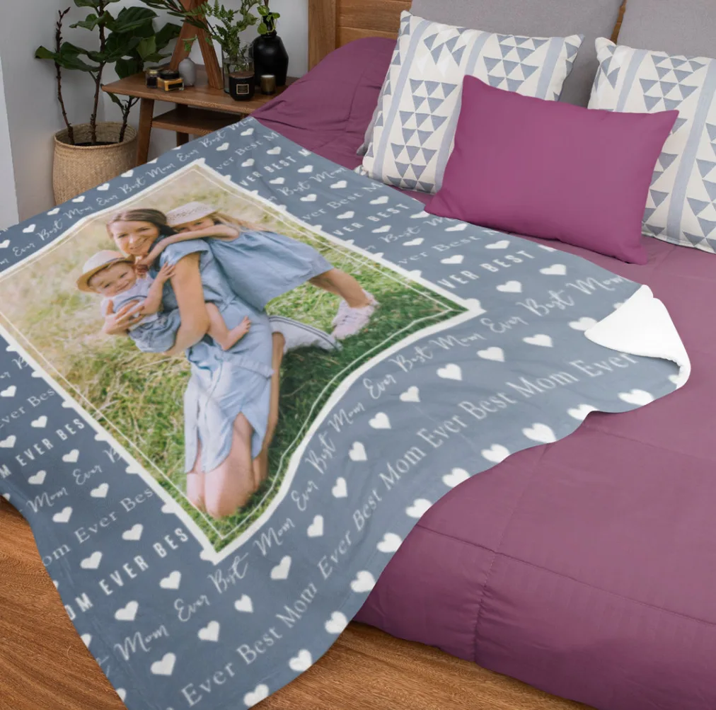 blue best mom ever blanket with hearts 