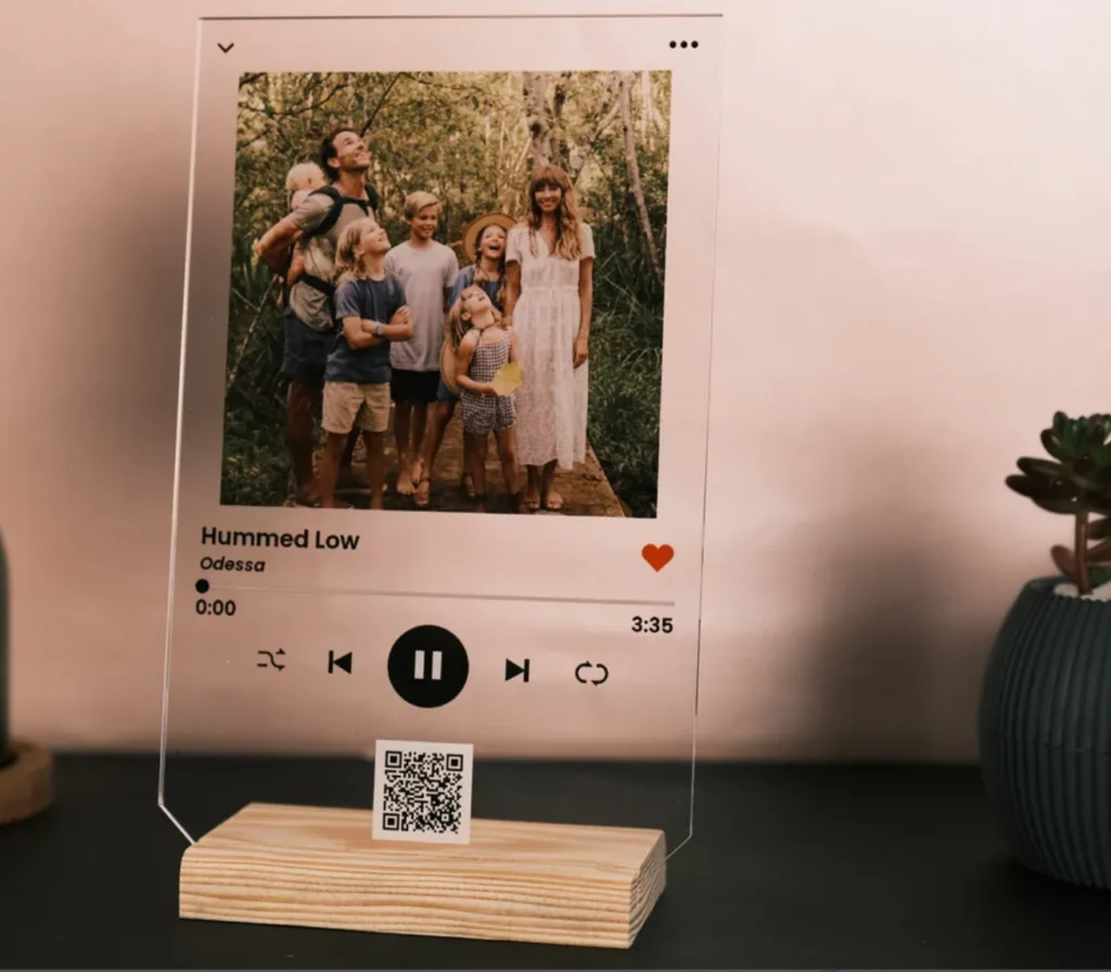 acrylic plaque with family photo and song to play